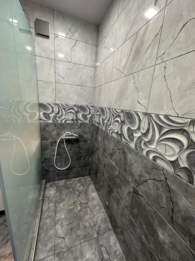 4 Bedroom Suite Apartment Ln Tbilisi City מראה חיצוני תמונה